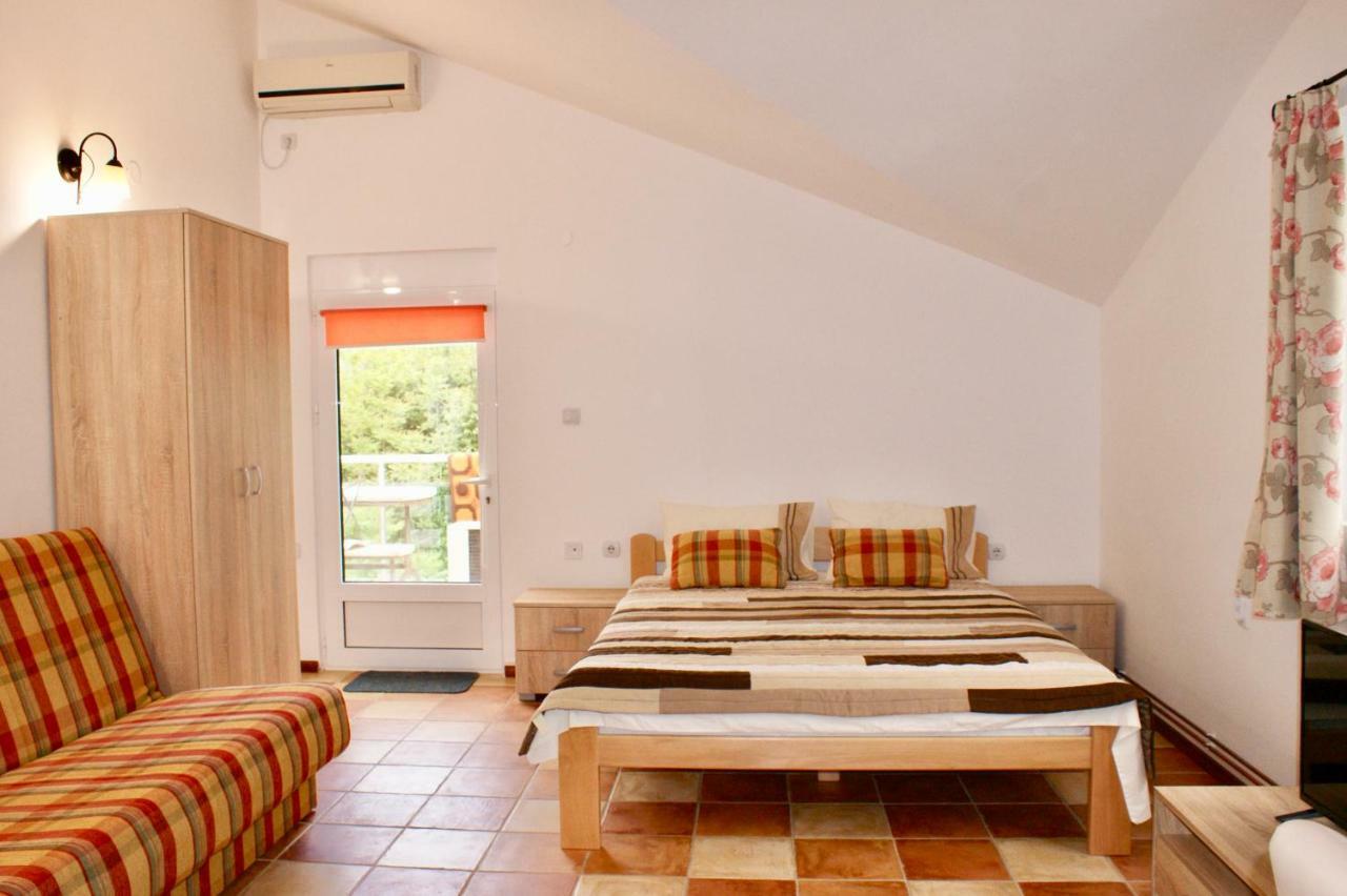 Studio Apartments Morinj Εξωτερικό φωτογραφία